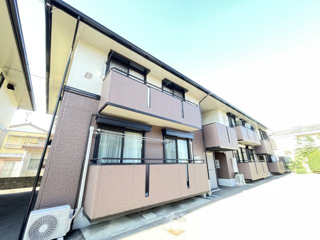 建物外観　落ち着いた雰囲気の外観です