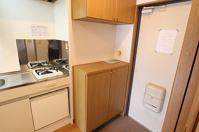 玄関　※別部屋参考写真