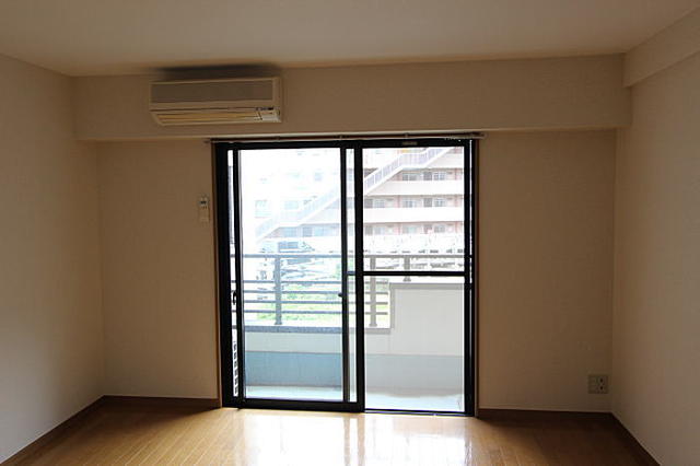 居室・リビング　※別部屋参考写真