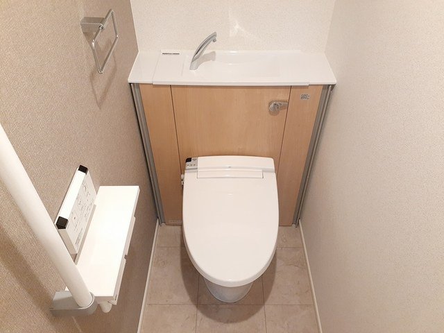 トイレ　落ち着いたトイレです