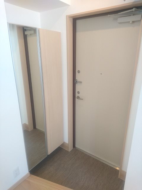 玄関　玄関先＆ミラー付シューズBOX