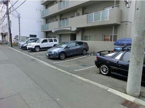 駐車場　駐車場