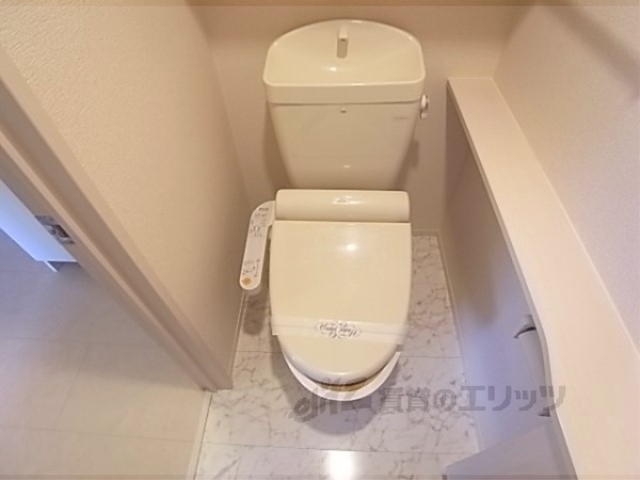 トイレ　洗浄機能付き。