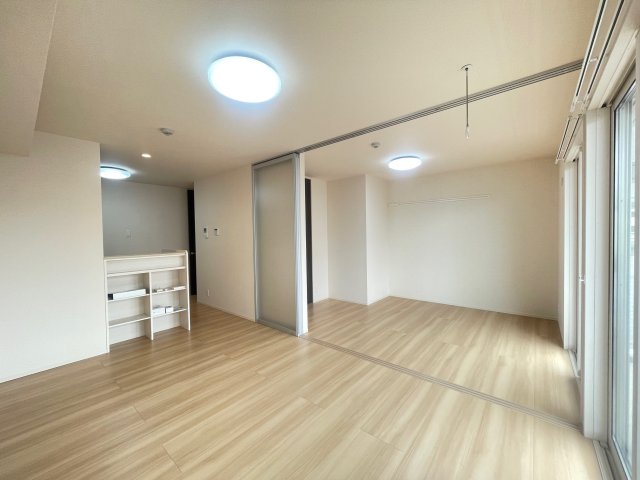居室・リビング　LDK(10.9帖)&南洋室(5.5帖)♪全室照明器具付き♪