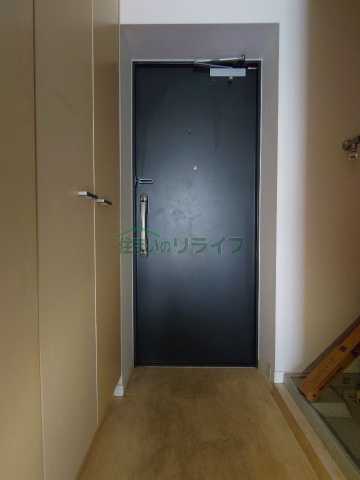 玄関　別部屋同タイプ部屋の参考写真となります。