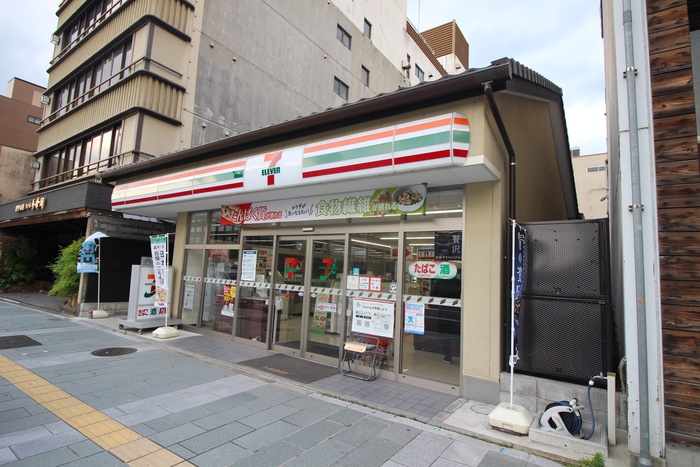 コンビニ　セブン-イレブン東山五条店（コンビニ）まで86m