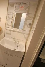 洗面設備　嬉しい独立洗面台付き。