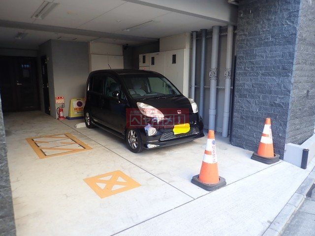 駐車場　駐車場