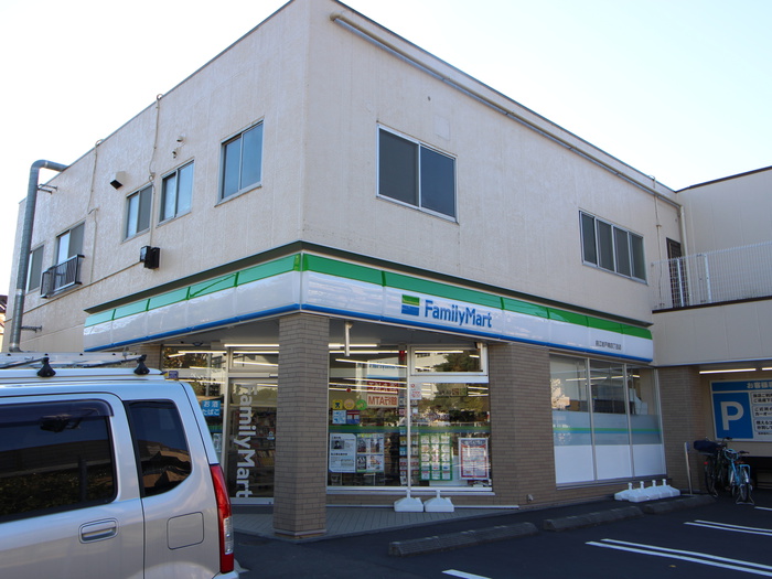 コンビニ　ファミリーマート岩戸南4丁目店（コンビニ）まで155m