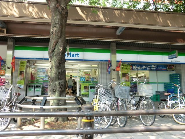 コンビニ　ファミリーマート藤が丘駅前店（コンビニ）まで654m