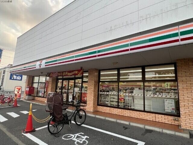 コンビニ　セブンイレブン福岡石丸1丁目店（コンビニ）まで199m