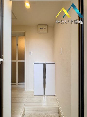 玄関　自社撮影写真