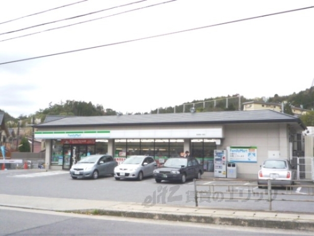 コンビニ　ファミリーマート高雄梅ヶ畑店（コンビニ）まで110m