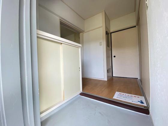 玄関　※別部屋の写真です