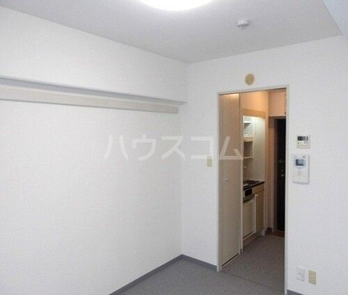 ライオンズステーションプラザ磯子の居間写真
