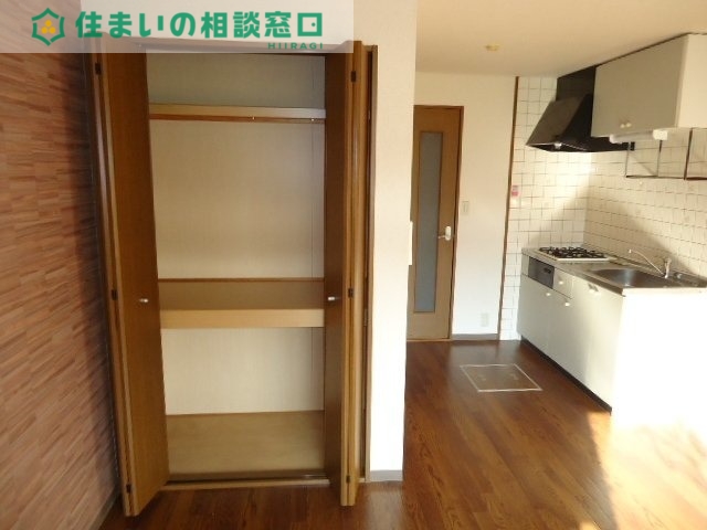 収納　同型