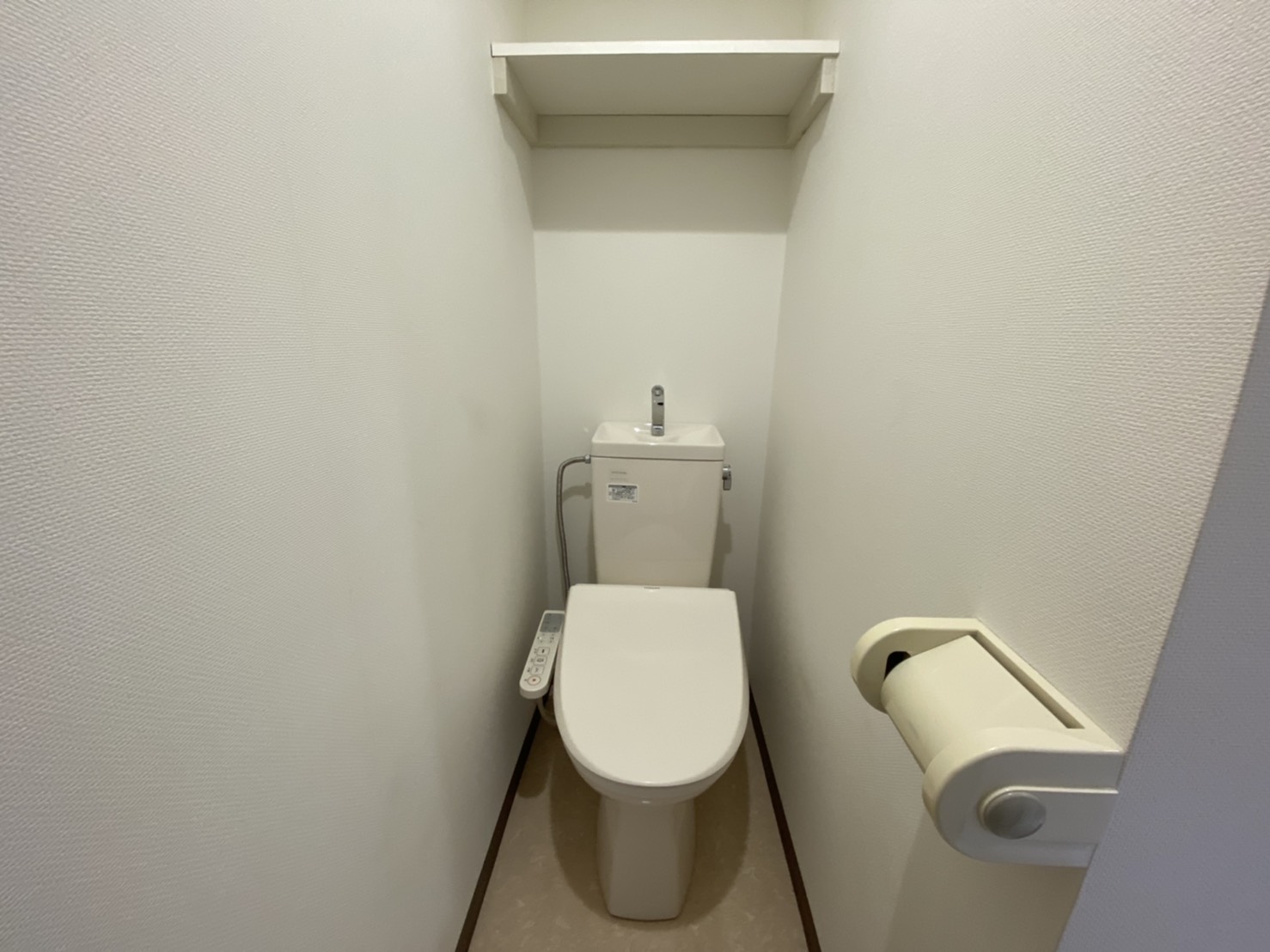 トイレ　※写真はクリーニング前の為、前回募集時のものです