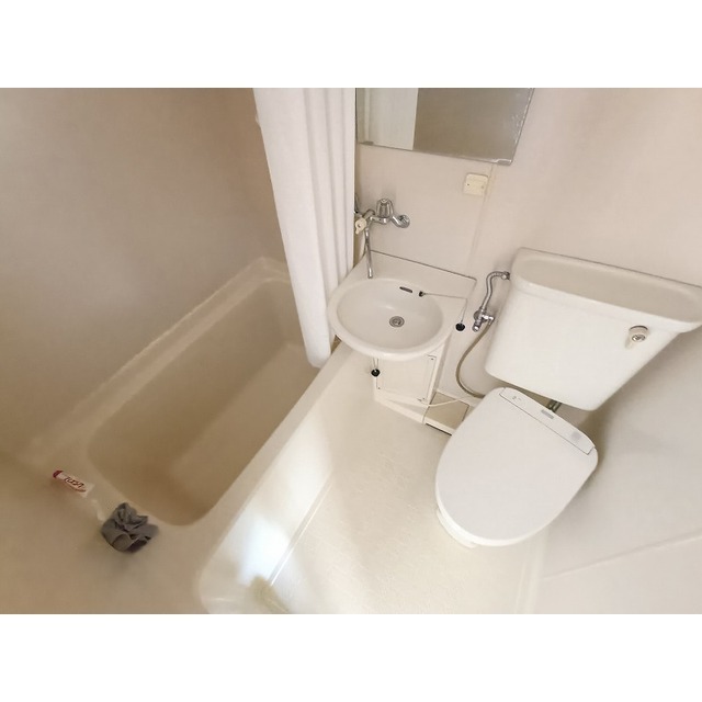 バス・シャワールーム　同仕様のお部屋の写真となります。