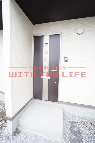 玄関　同施工会社の類似物件の写真です。 ※同シリーズ別物件の写真