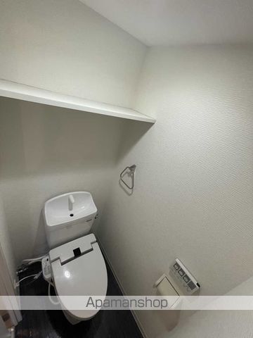 地下鉄東西線 西１８丁目駅 徒歩9分 4階建 築12年のトイレ写真