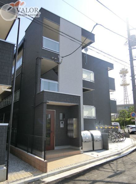 ＪＲ京浜東北線 鶴見駅 徒歩11分 3階建 築8年の外観写真