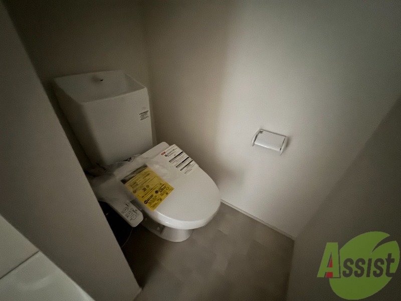 トイレ　トイレはウォシュレット機能付きです。安心して使用できますね。