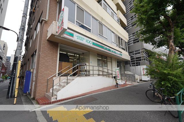 コンビニ　ローソンストア１００（コンビニ）まで323m