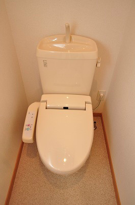 トイレ　温水洗浄便座付き
