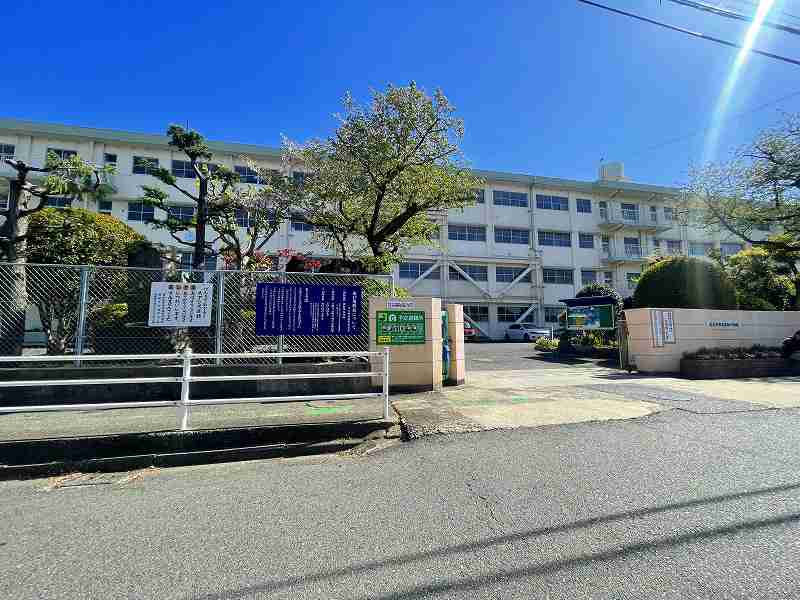 小学校　☆北九州市立貴船小学校（小学校）まで610m