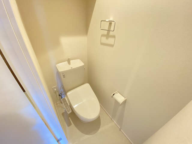 メゾン加納栄町通Eのトイレ写真