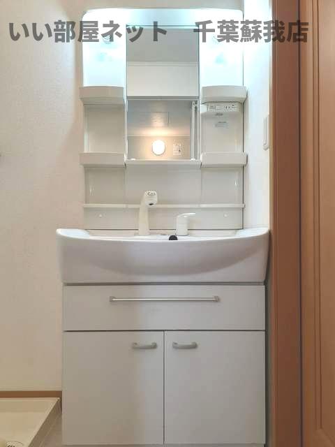 洗面設備　使いやすい洗面所です