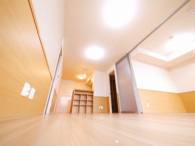 居室・リビング　明るく機能的なお部屋で新生活をいかがでしょうか