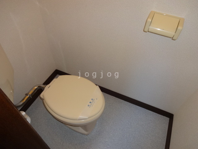 トイレ　違う号室の写真を利用しております