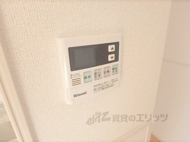その他設備　給湯器リモコン