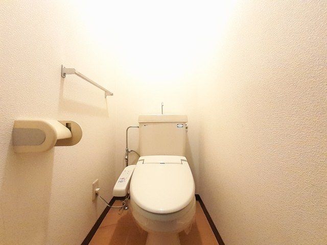 ウイステリアAのトイレ写真