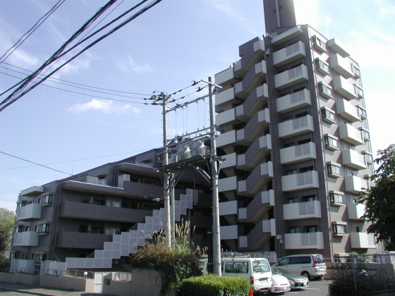 仙台市青葉区国見のマンションの建物外観
