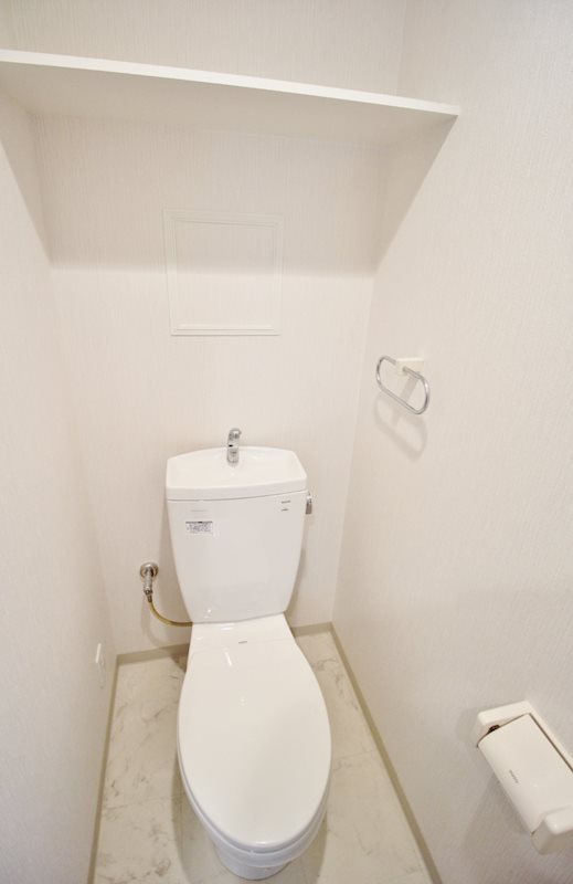 トイレ　★コンセント有、温水洗浄便座取り付け可能★