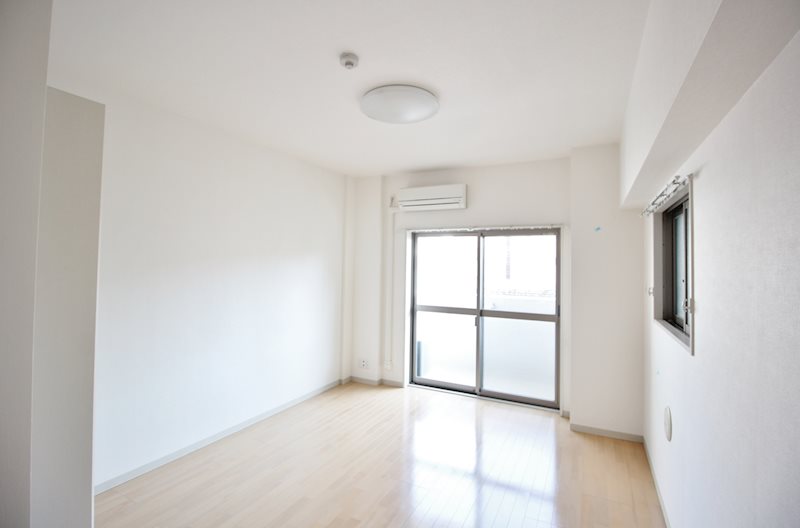 居室・リビング　★角部屋、二面採光、風通しも良好★