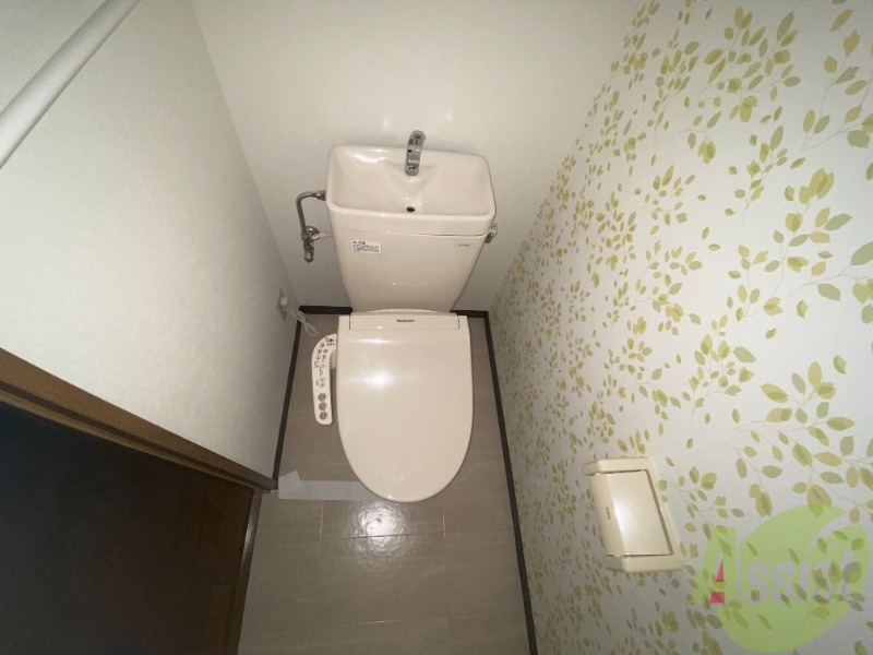 トイレ　こちらはトイレです。清潔感があり、安心して使用できます。