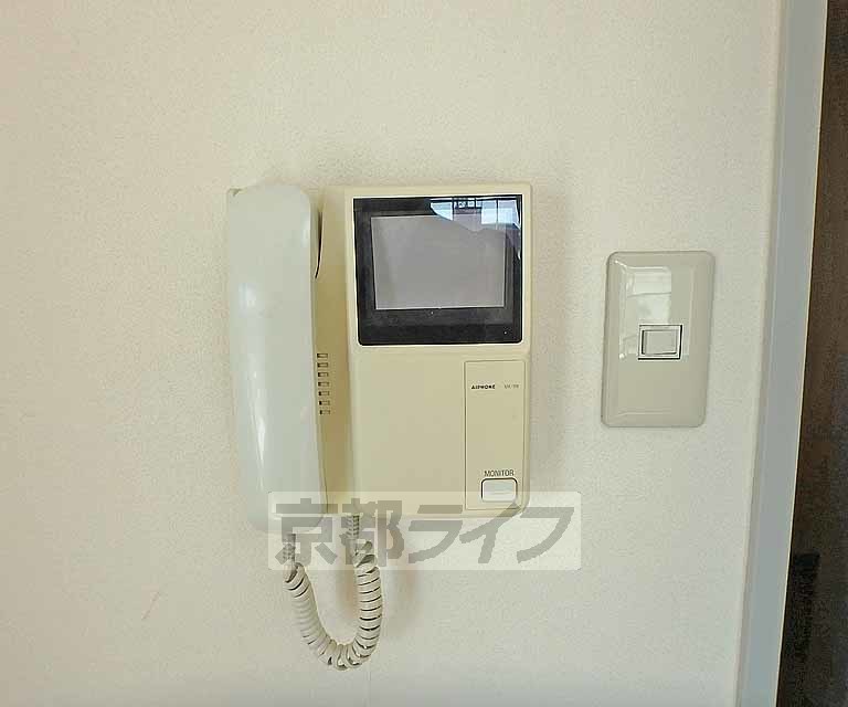 セキュリティ　鍵をかけたまま訪問者と会話ができます