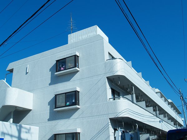 仙台市青葉区小田原のマンションの建物外観