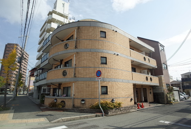 神戸市須磨区行平町のマンションの建物外観