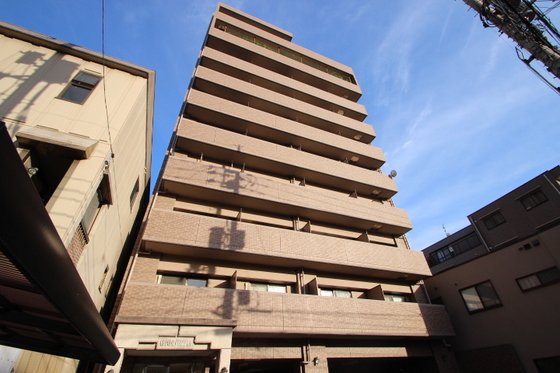 広島市安佐南区祇園のマンションの建物外観