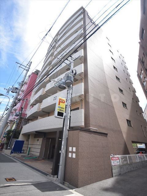 大阪市北区天神橋のマンションの建物外観