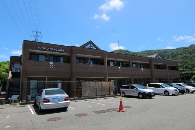 下関市一の宮住吉のアパートの建物外観