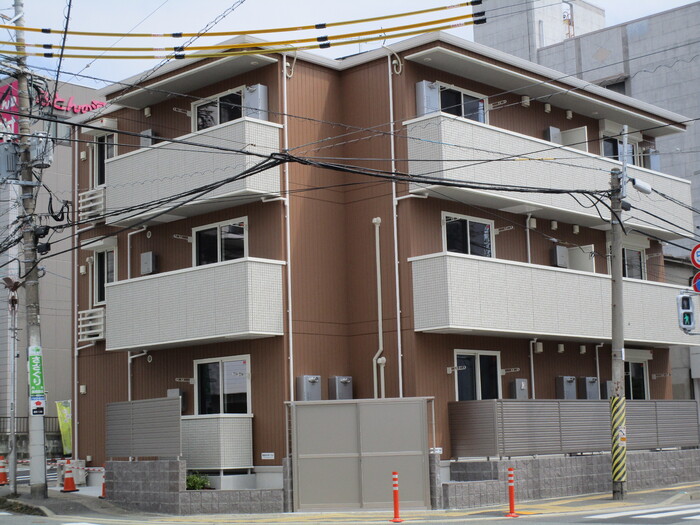 福岡市南区長住のアパートの建物外観