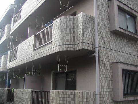 宇和島市神田川原のマンションの建物外観