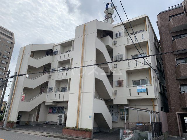 名古屋市中川区荒中町のマンションの建物外観