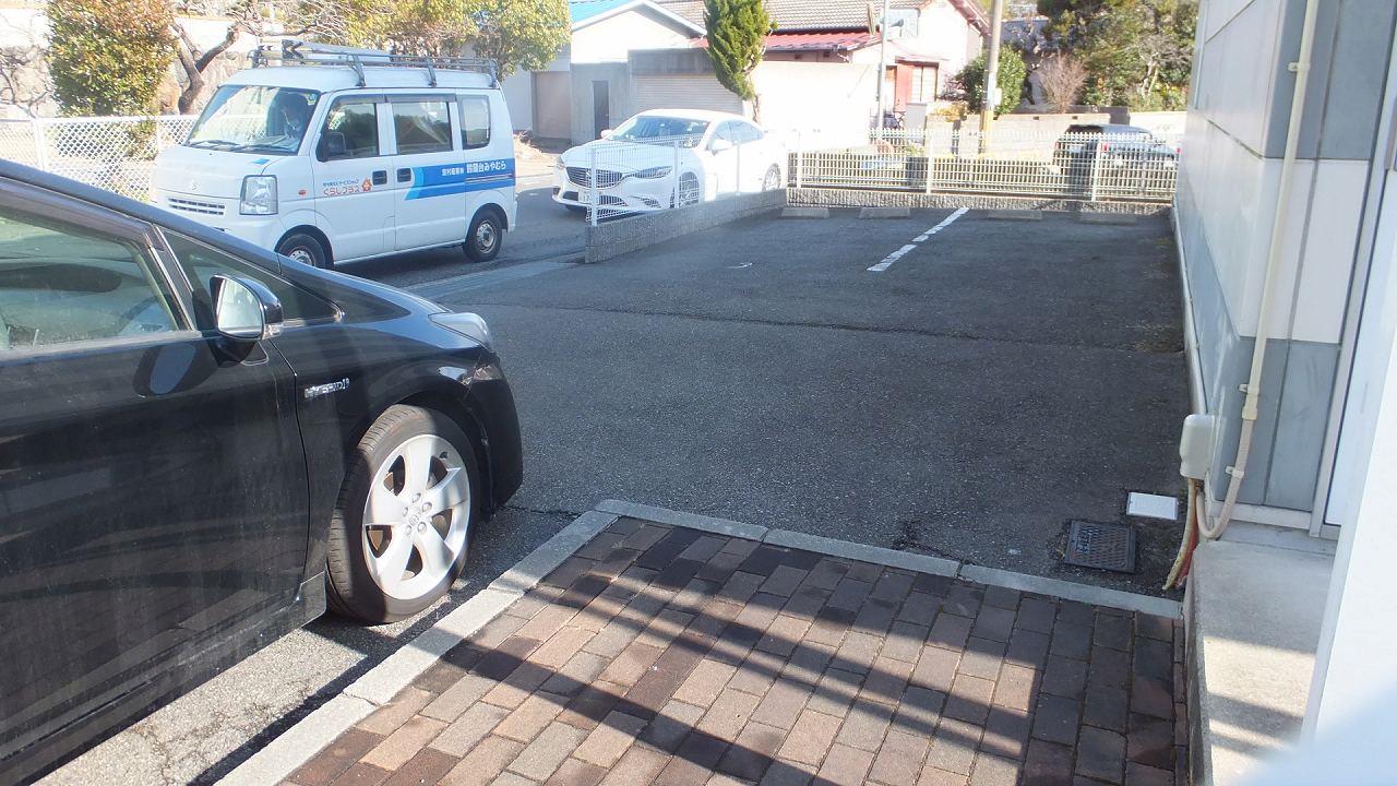 駐車場　浴室乾燥機付きのお風呂