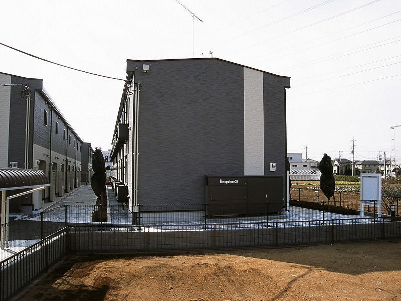 【レオパレス山茶花の建物外観】